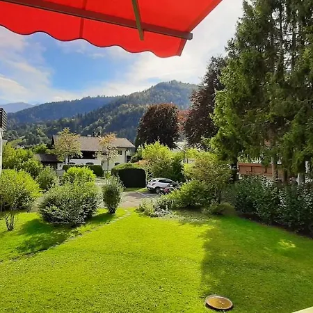 Heustuebl アパート *